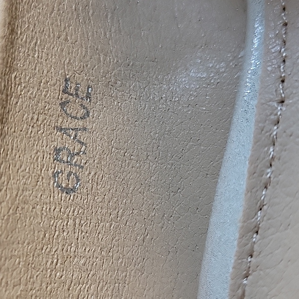 NWOT Oripalla silver pumps - Picture 8 of 9